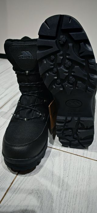 Vând ghete iarna Trespass