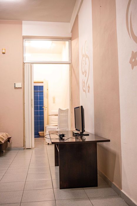 Дава се под наем Едностаен апартамент в Бургас, Център - 35 кв.м за 127.5 € - Снимка #6