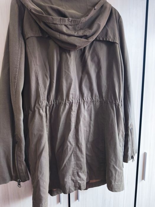 Дамско яке синьо, червено и зелено