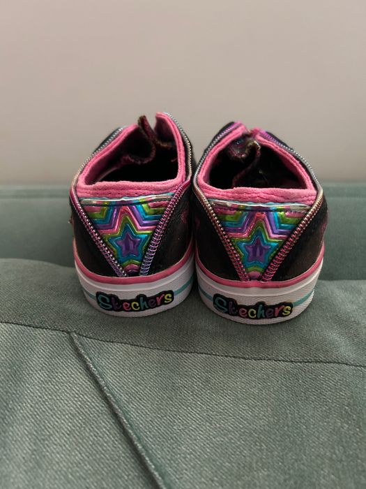 Нови кецове за момиче Skechers