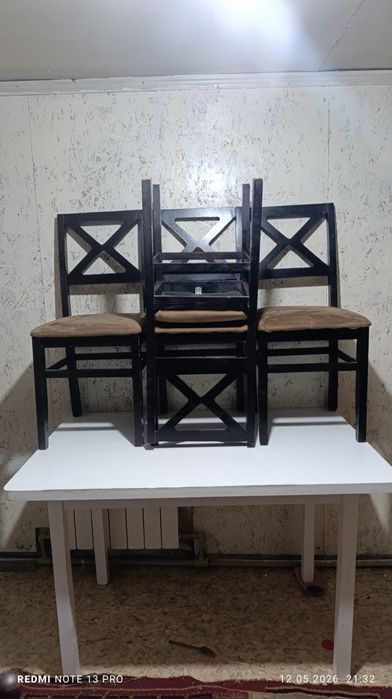 Стол, стульясымен сатылады
