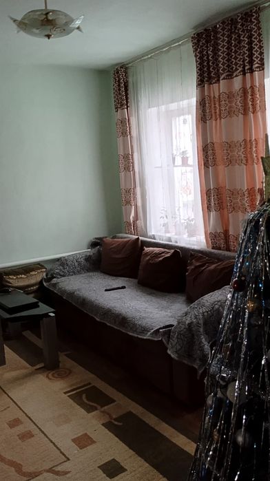 Продам два дома.