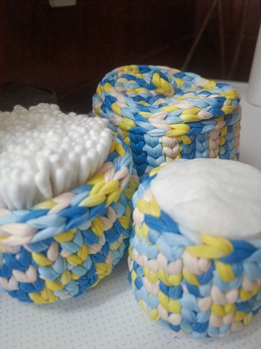 Корзинки для ванных принадлежностей