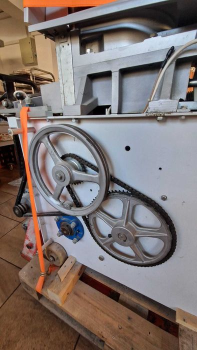 Linie de divizare si modelare