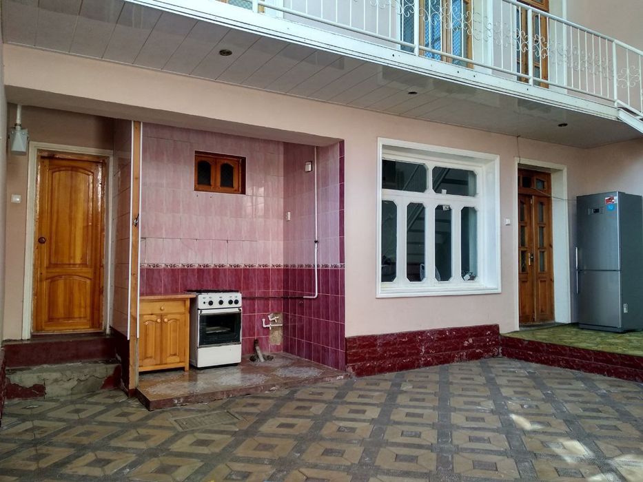 Arenda bodomzor mahallasida uy srochna