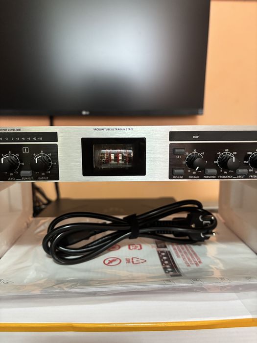 Behringer MIC 2200 V2 preamplificator linie si microfon cu tub in GARANTIE 2027