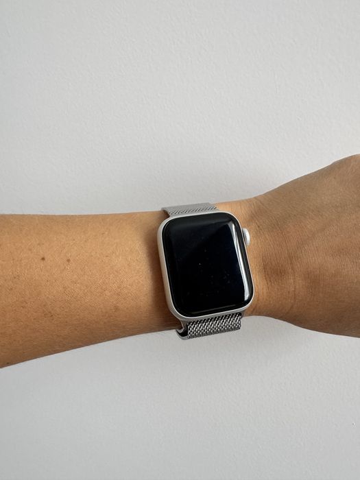 Часы Apple  Watch SE