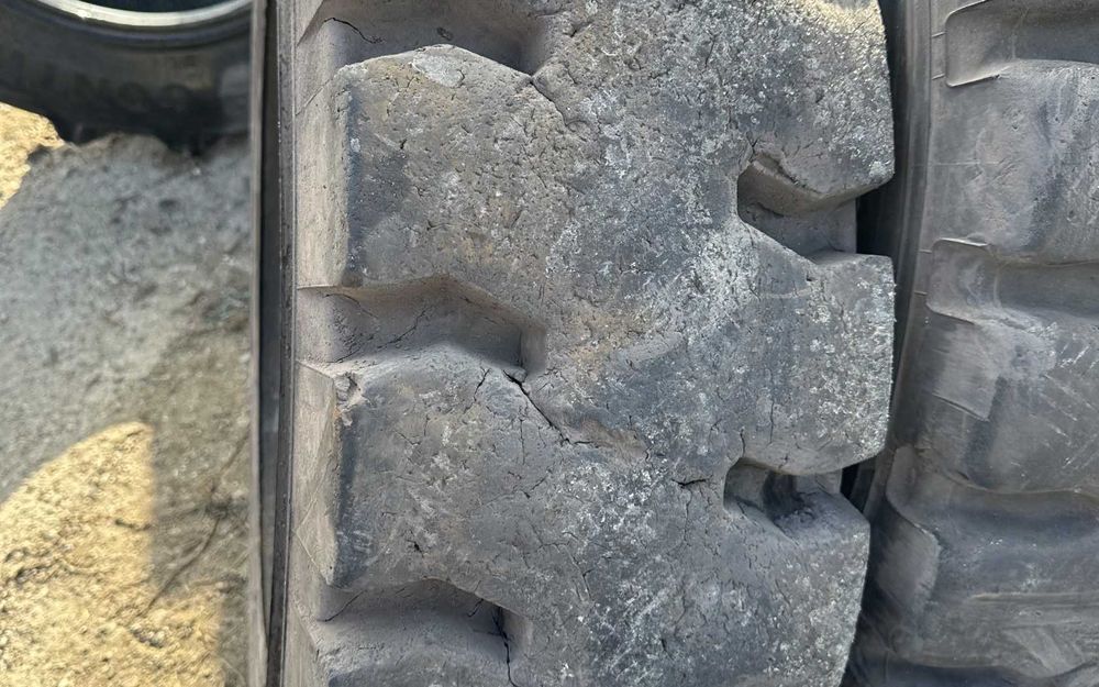 Cauciucuri pline 1200 R20