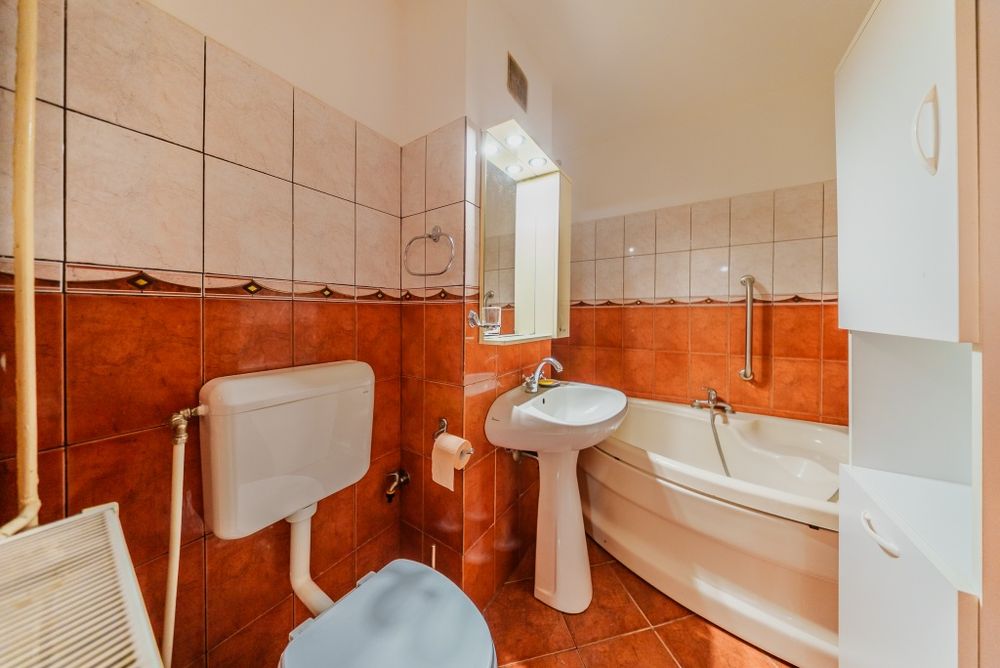 Apartament+spatiu comercial,parter, Micălaca