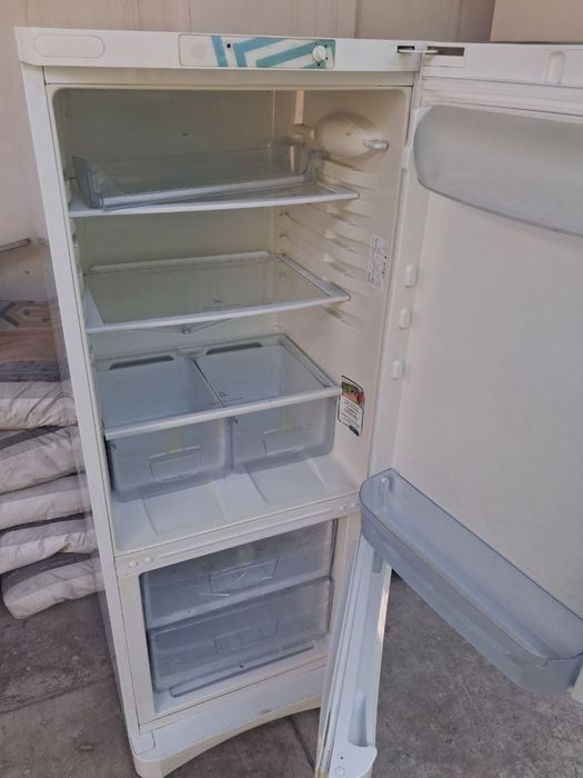 Холадильник индезит срочно