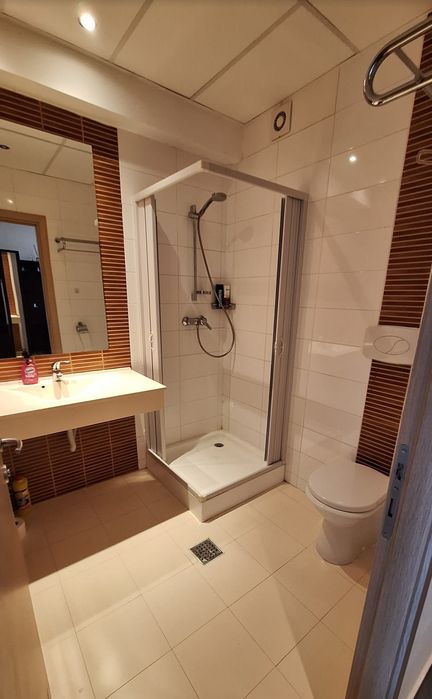 Privat închiriez Apt2camere Complex Rin Grand Residence Vitan Barzesti