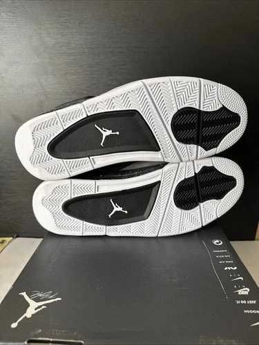 Sneakers Jordan4 Fear cu eticheta (nu Nike, Gucci, Adidas, Balenciaga)
