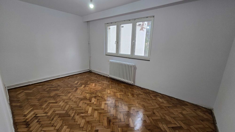 Apartament Semifinisat cu Trei Camere și Balcon, 70m2, Mănăştur, Cluj