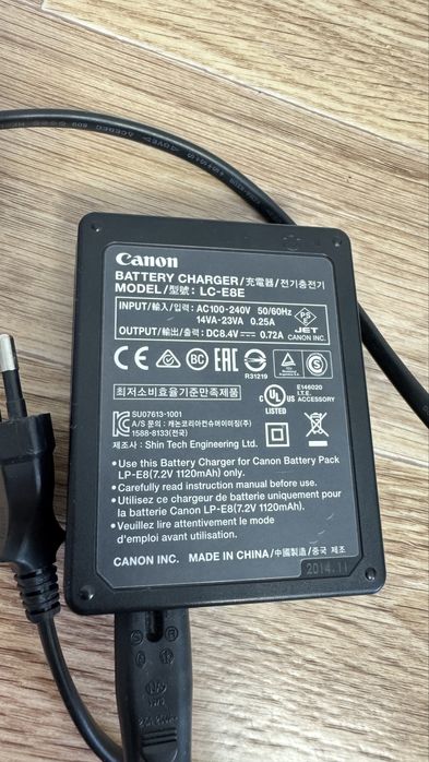 Зарядка Canon LC-E8E