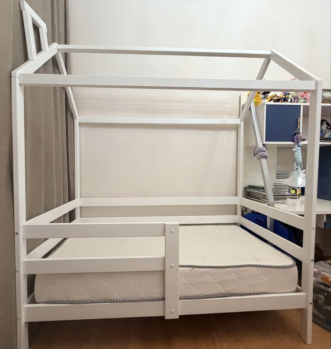 Деткская кровать домик