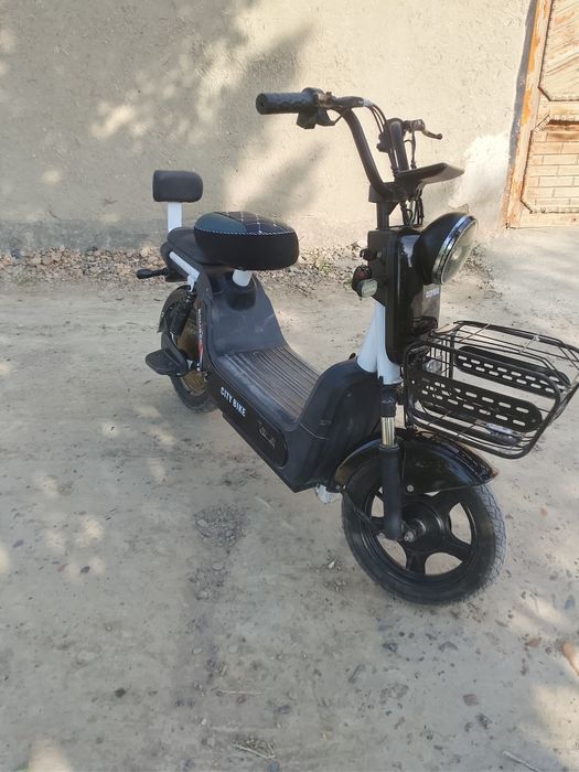 skuter sotiladi tez va arzon narxda xolati yaxshi