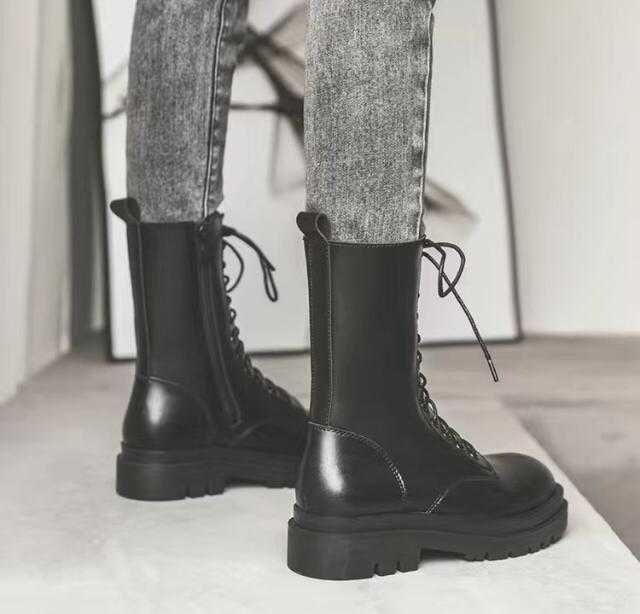 Продам стильные, модные сапоги