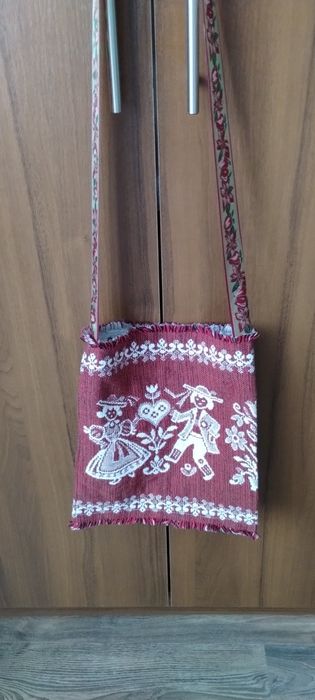 Traista tesuta national