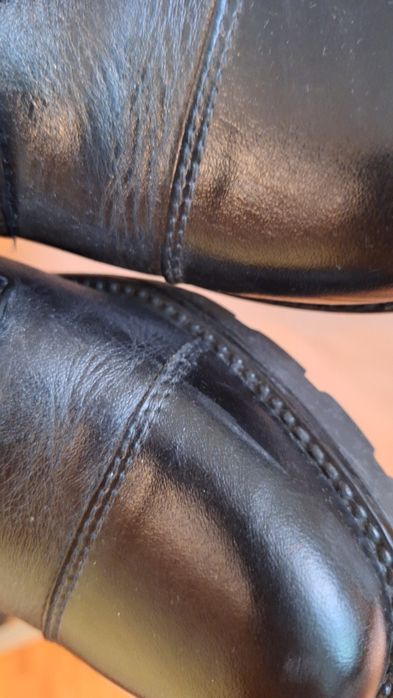 Botine din piele
