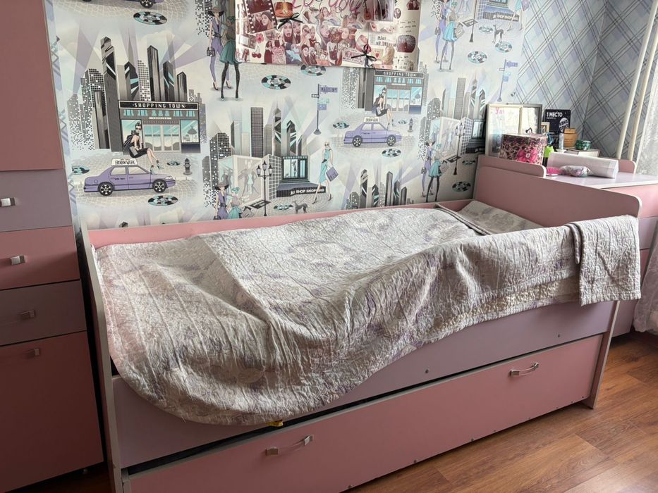 Продам детскую в хорошем сострянии самовывоз