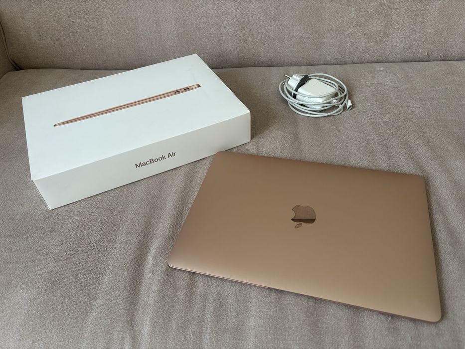 MacBook Air осень 2018 в идеальном состоянии