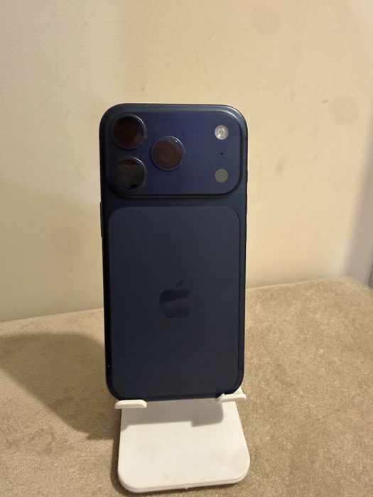 Iphone 17 Pro Deep Blue