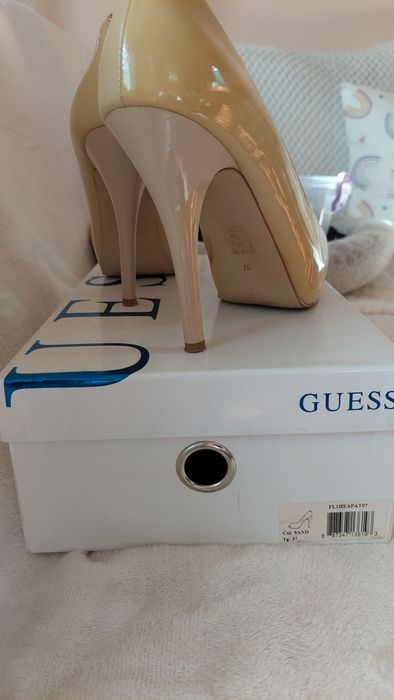 Високи обувки Guess