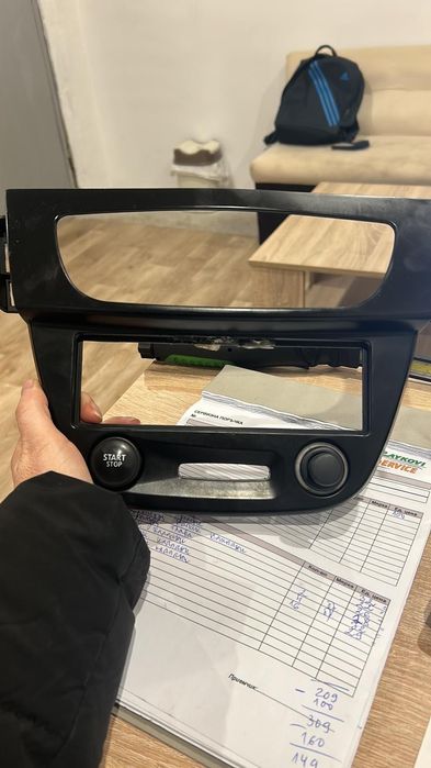 Средна конзола табло за СД Рено Меган 3.