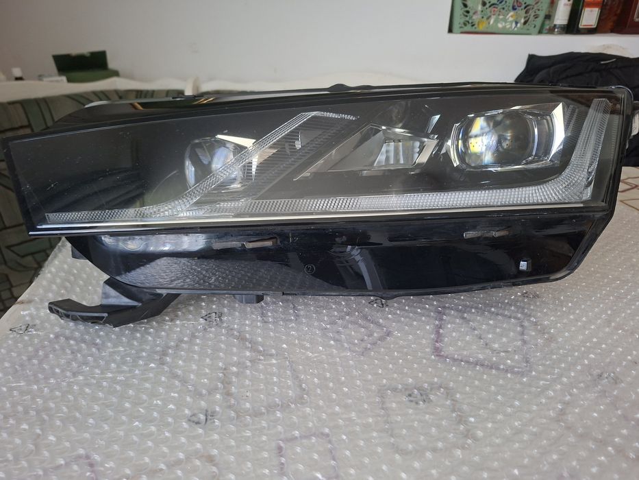 Far Stânga Full LED – Skoda octavia 4(2020- 2024)