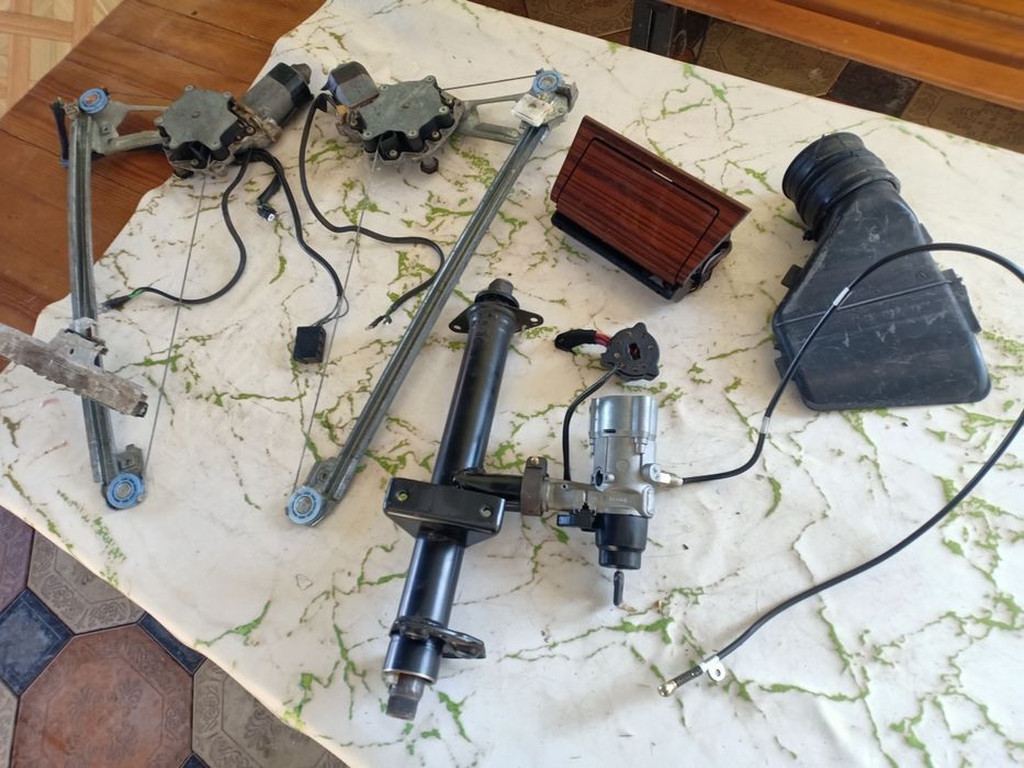 Задняя Полка Мерс.124ешка.