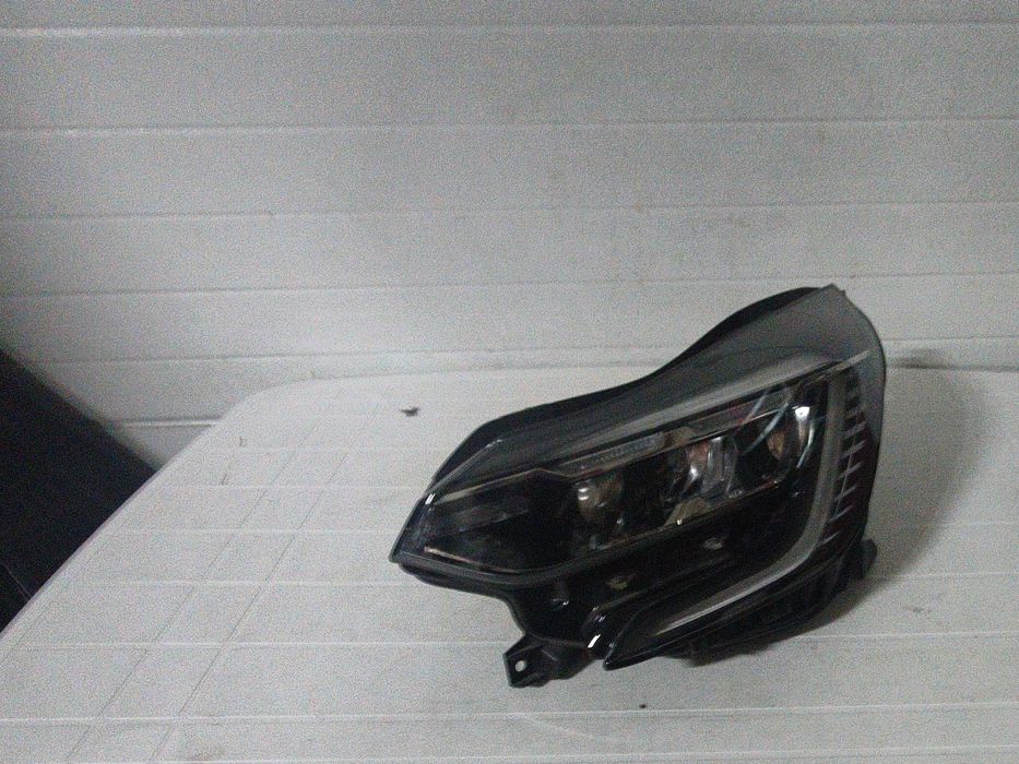 Far stânga captur 2 cod 269690734R