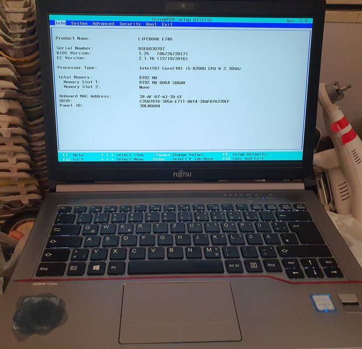 Laptop Fujitsu made in japan, i5 gen.6, 8gb ram, ssd256gb, dvd, fullhd