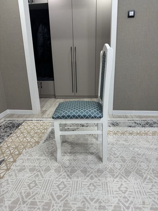 Стул в количестве 8 ми штук!