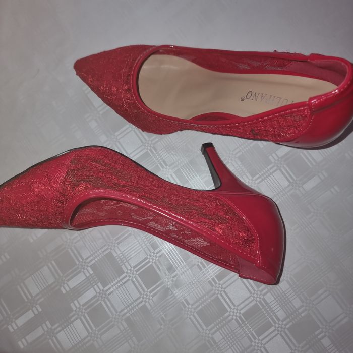 Pantofi rosii din dantela cu piele 37