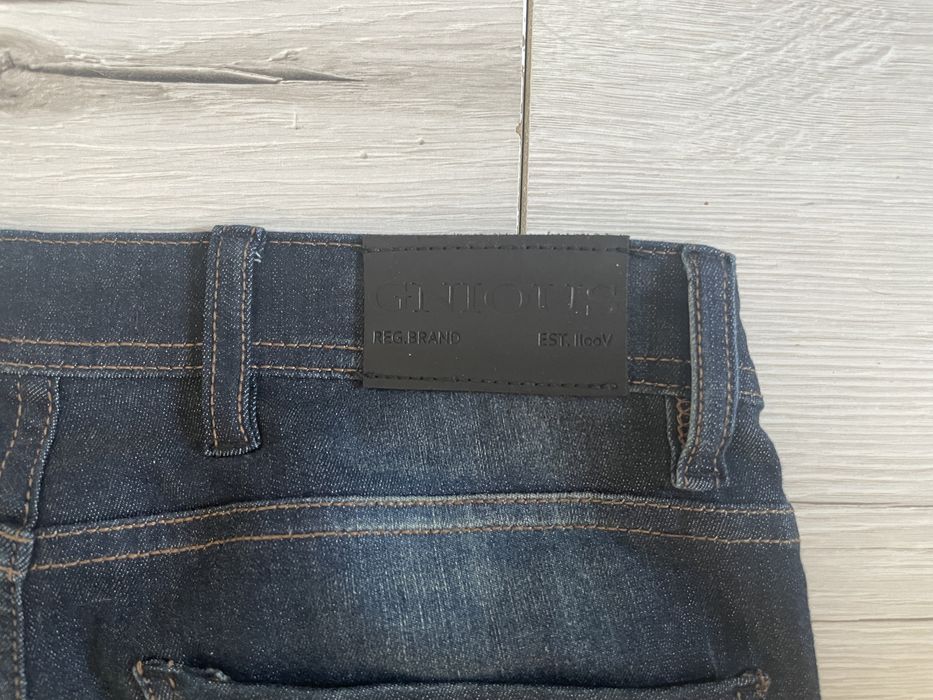 Blugi/Jeans bărbătești Gnious (nu Prada, nu Dsquared, nu Gucci)