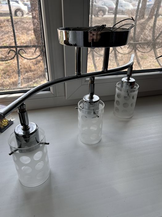 Люстра трёхрожковая