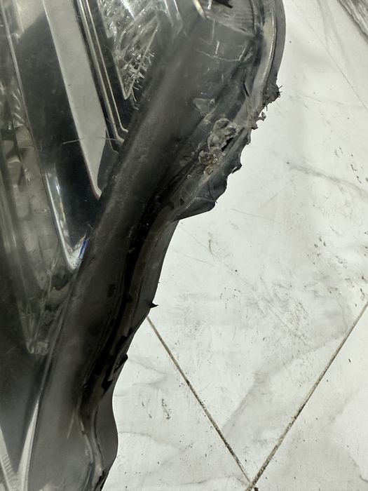 Фара Тойота Рав 4 2013 года