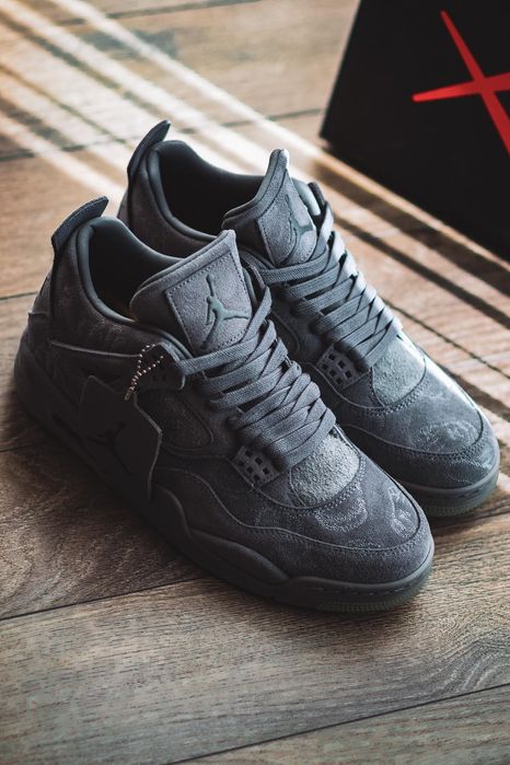 Jordan 4 retro Kaws