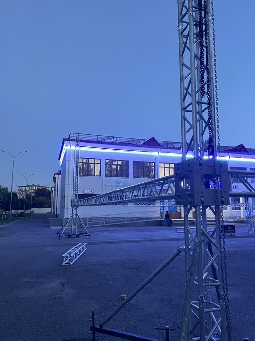 алюмин конструкция| фейерверк| сухой дым| белый диван| лед экран|экран