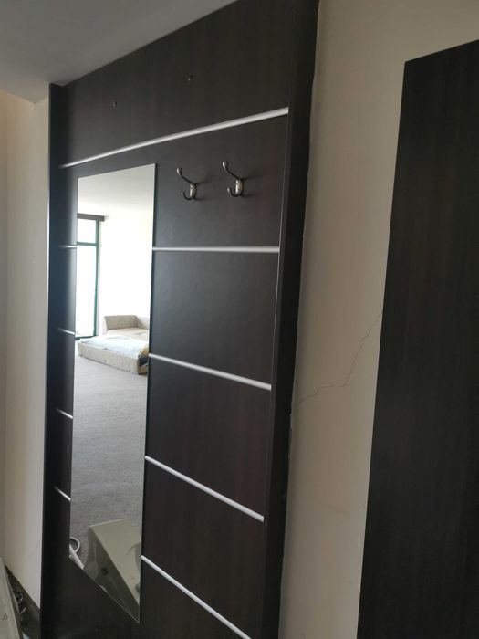 Порт манто  с огледало и закачалки