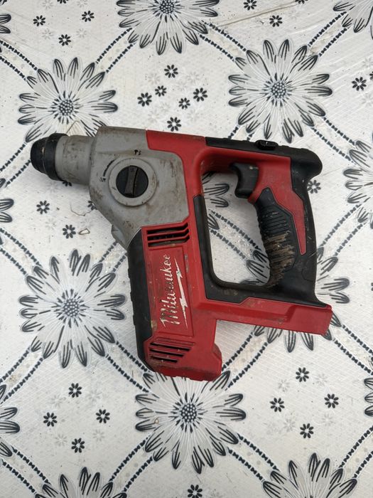 Акумулаторен перфоратор MILWAUKEE M18 BH