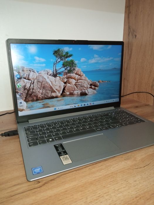 Noutbuk Lenova 
Intel N4020
Xotira 256
Ram 4gb
Displey 15.6 HD
Battare