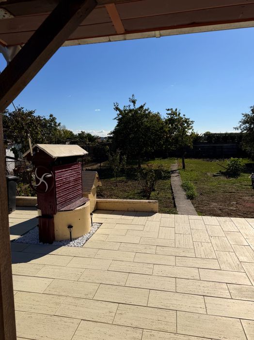 Casă de închiriat