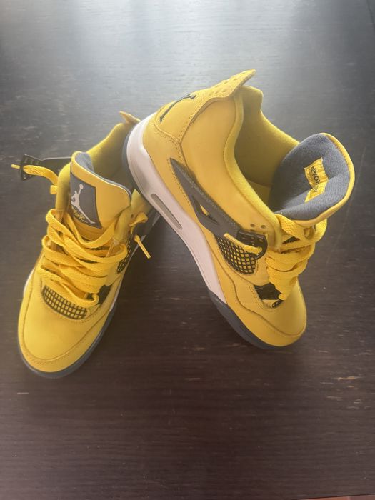 De vanzare, JORDAN 4 Lightning