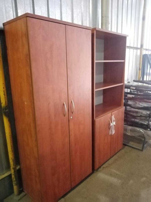 Торговая мебель, витрины, стелажи