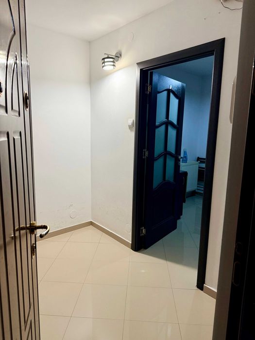 Persoana fizica inchiriez apartament 3 camere decomandat Nicolina 1