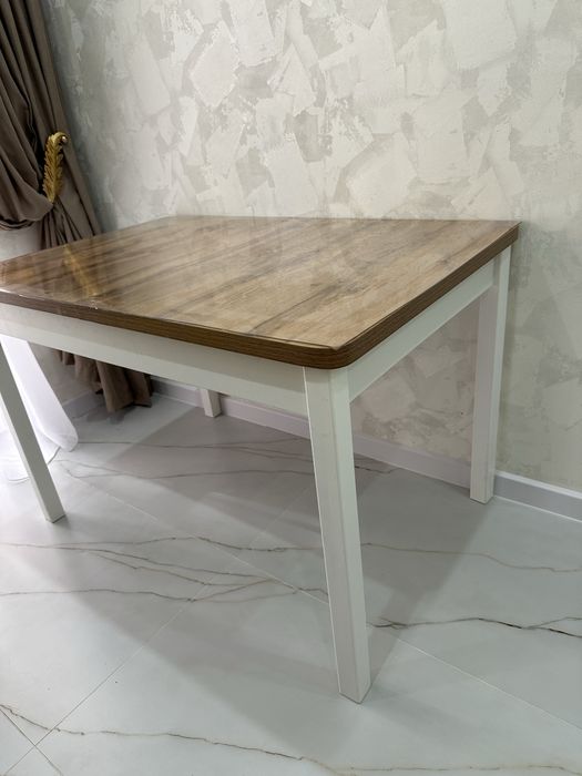 Продается обеденный стол