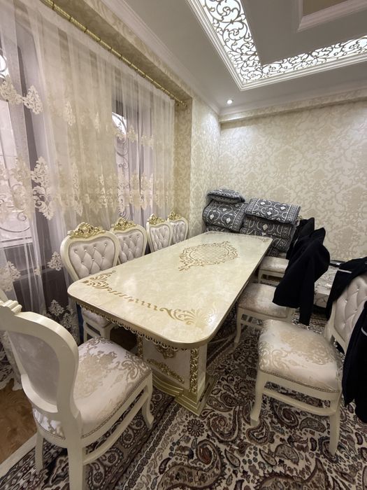 Hol va Zallarga Stol Stul yaxshi xolatdigisi