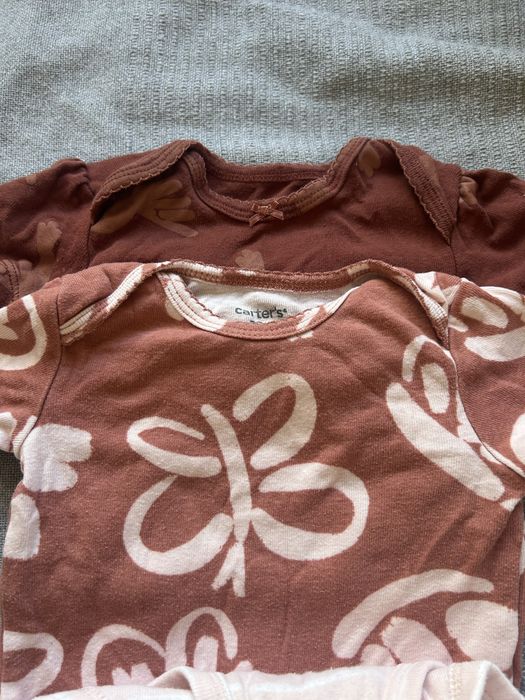 Бодита с къс ръкав Carters