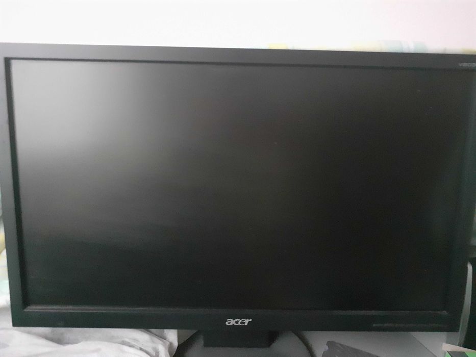 Настолин комрютър +монитор